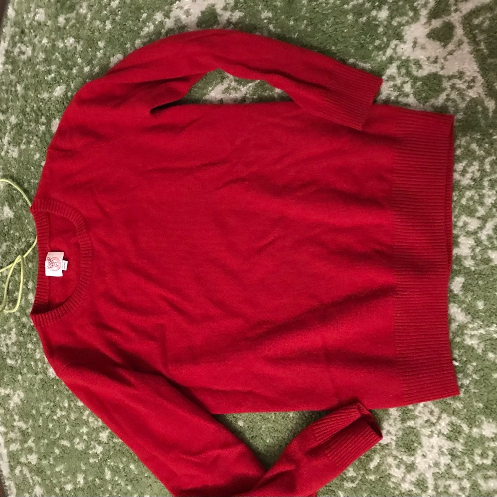 Red 100% cashmere crewneck sweater